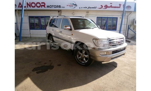 Acheter Import Voiture Toyota Land Cruiser Blanc à Import - Dubai, Rwanda Acheter Import Voiture Toyota Land Cruiser Blanc à Import - Dubai, Rwanda