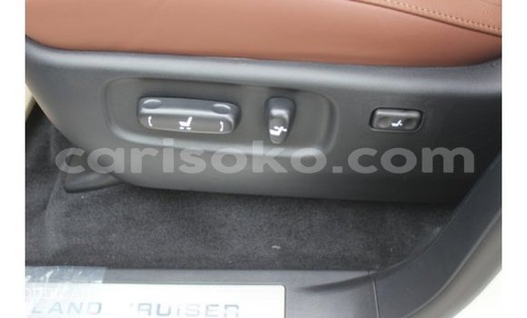 Acheter Import Voiture Toyota Land Cruiser Blanc à Import - Dubai, Rwanda Acheter Import Voiture Toyota Land Cruiser Blanc à Import - Dubai, Rwanda