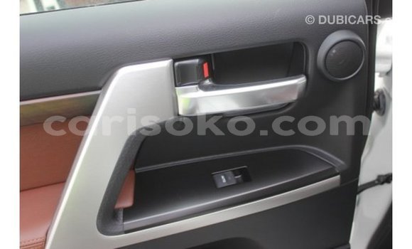 Acheter Import Voiture Toyota Land Cruiser Blanc à Import - Dubai, Rwanda Acheter Import Voiture Toyota Land Cruiser Blanc à Import - Dubai, Rwanda