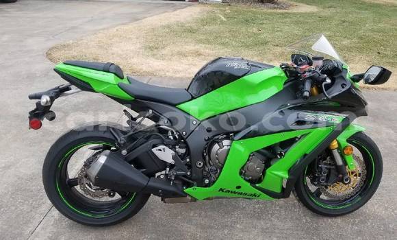 Acheter Occasion Moto Kawasaki ZX10R Vert à Kigali au Rwanda Acheter Occasion Moto Kawasaki ZX10R Vert à Kigali au Rwanda
