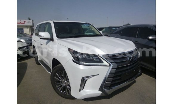 Acheter Import Voiture Lexus LX Blanc à Import - Dubai, Rwanda Acheter Import Voiture Lexus LX Blanc à Import - Dubai, Rwanda