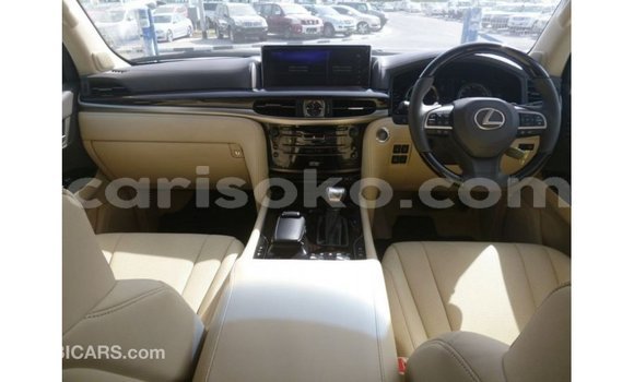 Acheter Import Voiture Lexus LX Blanc à Import - Dubai, Rwanda Acheter Import Voiture Lexus LX Blanc à Import - Dubai, Rwanda