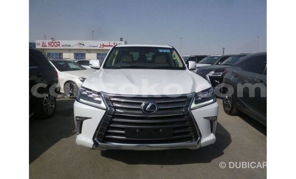 Acheter Import Voiture Lexus LX Blanc à Import - Dubai, Rwanda Acheter Import Voiture Lexus LX Blanc à Import - Dubai, Rwanda