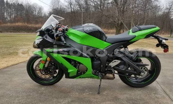 Buy Used Kawasaki ZX10R Green Bike in Kigali in Rwanda Buy Used Kawasaki ZX10R Green Bike in Kigali in Rwanda