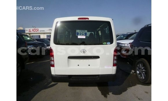 Acheter Import Voiture Toyota Hiace Blanc à Import - Dubai, Rwanda Acheter Import Voiture Toyota Hiace Blanc à Import - Dubai, Rwanda