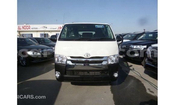 Acheter Import Voiture Toyota Hiace Blanc à Import - Dubai, Rwanda Acheter Import Voiture Toyota Hiace Blanc à Import - Dubai, Rwanda