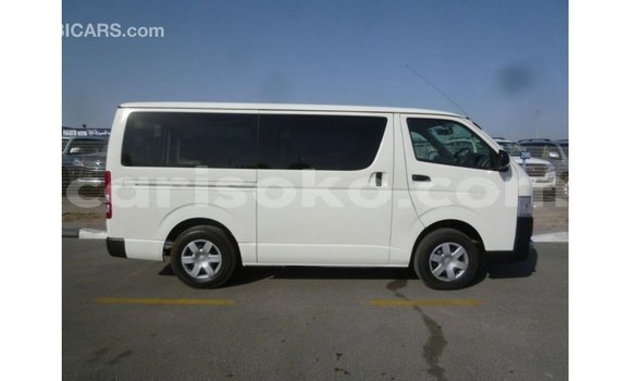 Acheter Import Voiture Toyota Hiace Blanc à Import - Dubai, Rwanda Acheter Import Voiture Toyota Hiace Blanc à Import - Dubai, Rwanda