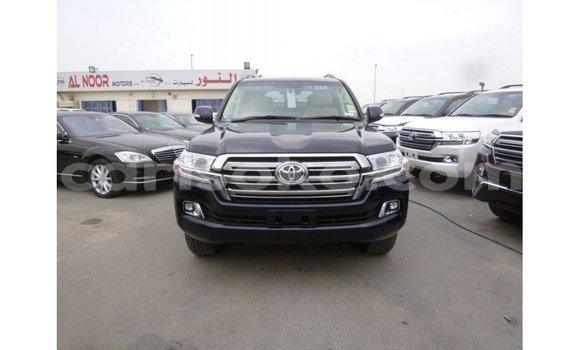 Acheter Import Voiture Toyota Land Cruiser Bleu à Import - Dubai, Rwanda Acheter Import Voiture Toyota Land Cruiser Bleu à Import - Dubai, Rwanda