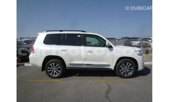 Buy Import Toyota Land Cruiser White Car in Import - Dubai in Rwanda Buy Import Toyota Land Cruiser White Car in Import - Dubai in Rwanda