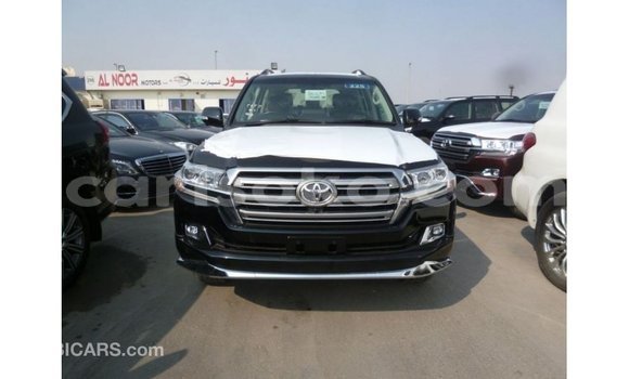 Acheter Import Voiture Toyota Land Cruiser Noir à Import - Dubai, Rwanda Acheter Import Voiture Toyota Land Cruiser Noir à Import - Dubai, Rwanda