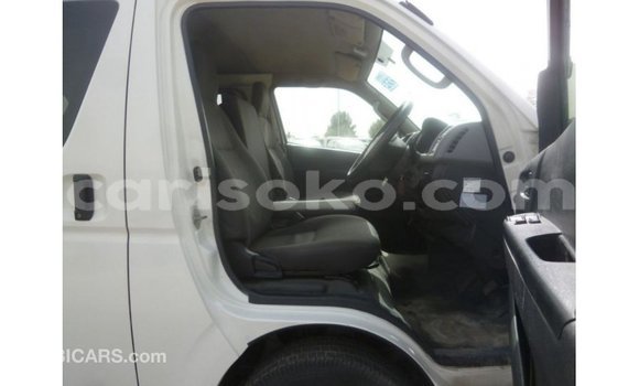 Acheter Import Voiture Toyota Hiace Blanc à Import - Dubai, Rwanda Acheter Import Voiture Toyota Hiace Blanc à Import - Dubai, Rwanda