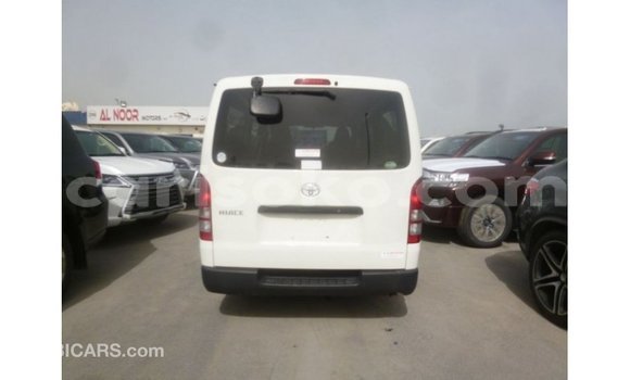 Acheter Import Voiture Toyota Hiace Blanc à Import - Dubai, Rwanda Acheter Import Voiture Toyota Hiace Blanc à Import - Dubai, Rwanda