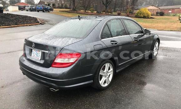 Sayi Na hannu Mercedes-Benz KOMPRESSOR Beige Mota in Kigali a Rwanda Sayi Na hannu Mercedes-Benz KOMPRESSOR Beige Mota in Kigali a Rwanda