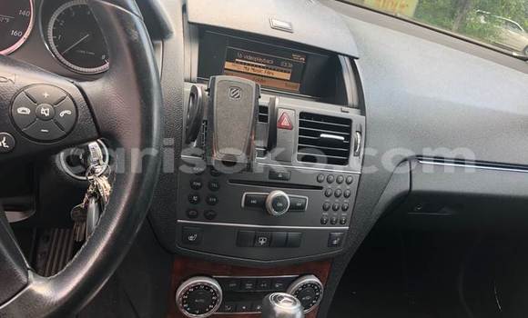 Sayi Na hannu Mercedes-Benz KOMPRESSOR Beige Mota in Kigali a Rwanda Sayi Na hannu Mercedes-Benz KOMPRESSOR Beige Mota in Kigali a Rwanda