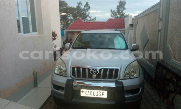 Acheter Occasion Voiture Toyota Prado Gris à Kigali au Rwanda Acheter Occasion Voiture Toyota Prado Gris à Kigali au Rwanda