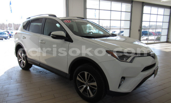 Acheter Occasion Voiture Toyota RAV4 Blanc à Kigali, Rwanda Acheter Occasion Voiture Toyota RAV4 Blanc à Kigali, Rwanda