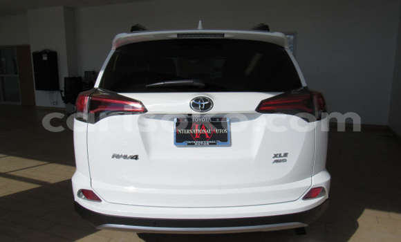 Acheter Occasion Voiture Toyota RAV4 Blanc à Kigali, Rwanda Acheter Occasion Voiture Toyota RAV4 Blanc à Kigali, Rwanda