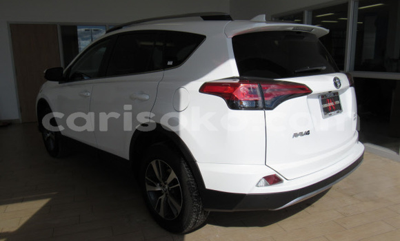 Acheter Occasion Voiture Toyota RAV4 Blanc à Kigali, Rwanda Acheter Occasion Voiture Toyota RAV4 Blanc à Kigali, Rwanda