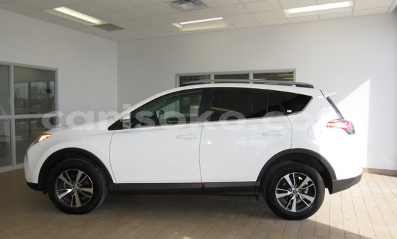Acheter Occasion Voiture Toyota RAV4 Blanc à Kigali, Rwanda Acheter Occasion Voiture Toyota RAV4 Blanc à Kigali, Rwanda