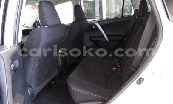 Acheter Occasion Voiture Toyota RAV4 Blanc à Kigali, Rwanda Acheter Occasion Voiture Toyota RAV4 Blanc à Kigali, Rwanda