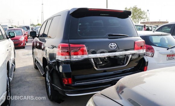 Acheter Import Voiture Toyota Land Cruiser Noir à Import - Dubai, Rwanda Acheter Import Voiture Toyota Land Cruiser Noir à Import - Dubai, Rwanda