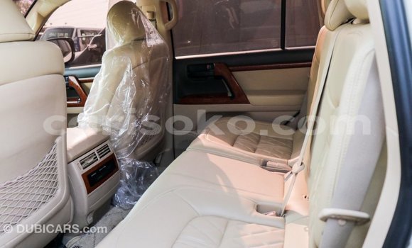 Sayi Imported Toyota Land Cruiser Blanc Mota in Import - Dubai a Rwanda Sayi Imported Toyota Land Cruiser Blanc Mota in Import - Dubai a Rwanda