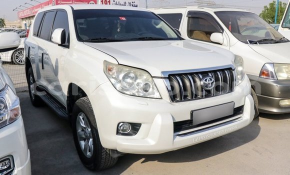 Acheter Import Voiture Toyota Prado Blanc à Import - Dubai, Rwanda Acheter Import Voiture Toyota Prado Blanc à Import - Dubai, Rwanda