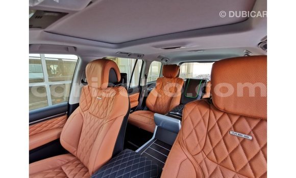 Acheter Import Voiture Toyota Land Cruiser Noir à Import - Dubai, Rwanda Acheter Import Voiture Toyota Land Cruiser Noir à Import - Dubai, Rwanda