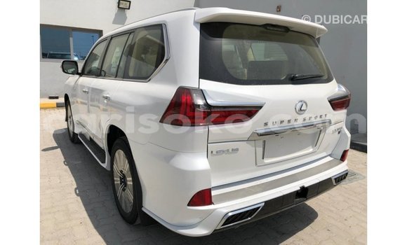 Acheter Import Voiture Lexus LX Blanc à Import - Dubai, Rwanda Acheter Import Voiture Lexus LX Blanc à Import - Dubai, Rwanda