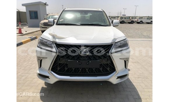 Acheter Import Voiture Lexus LX Blanc à Import - Dubai, Rwanda Acheter Import Voiture Lexus LX Blanc à Import - Dubai, Rwanda