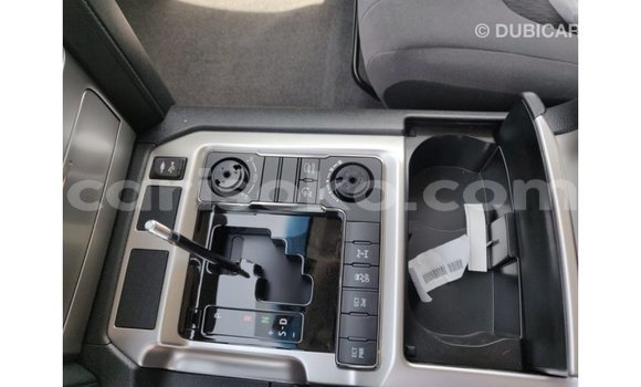 Acheter Import Voiture Toyota Land Cruiser Noir à Import - Dubai, Rwanda Acheter Import Voiture Toyota Land Cruiser Noir à Import - Dubai, Rwanda