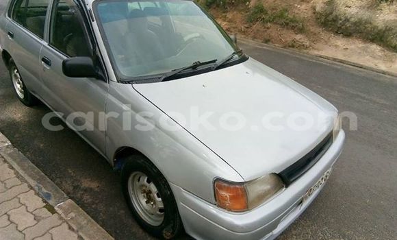 Acheter Occasion Voiture Toyota Starlet Gris à Kigali, Rwanda Acheter Occasion Voiture Toyota Starlet Gris à Kigali, Rwanda