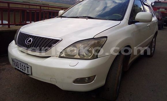 Acheter Occasion Voiture Lexus RX 300 Blanc à Kigali, Rwanda Acheter Occasion Voiture Lexus RX 300 Blanc à Kigali, Rwanda