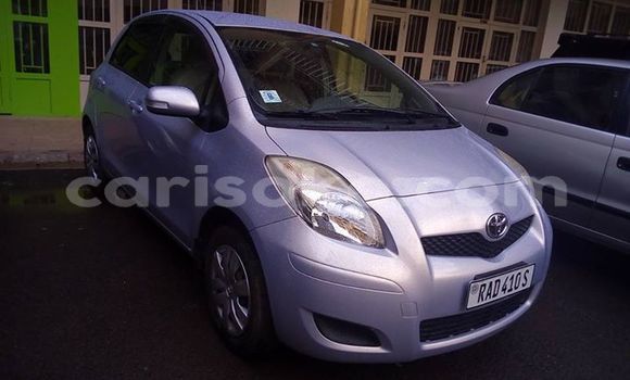 Acheter Occasion Voiture Toyota Yaris Gris à Kigali, Rwanda Acheter Occasion Voiture Toyota Yaris Gris à Kigali, Rwanda