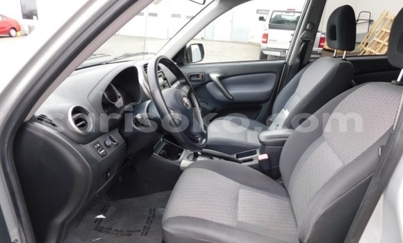 Sayi Na hannu Toyota RAV4 Gris Mota in Nyamagabe a Rwanda Sayi Na hannu Toyota RAV4 Gris Mota in Nyamagabe a Rwanda