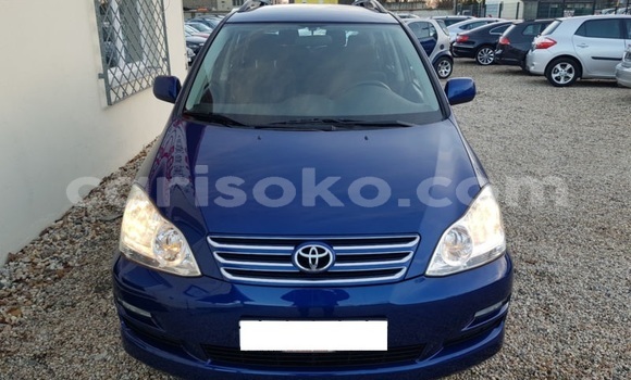 Sayi Na hannu Toyota Avensis Verso Bleu Mota in Gasarenda a Rwanda Sayi Na hannu Toyota Avensis Verso Bleu Mota in Gasarenda a Rwanda