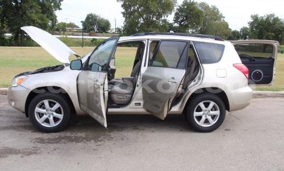 Acheter Occasion Voiture Toyota RAV4 Noir à Kigali, Rwanda Acheter Occasion Voiture Toyota RAV4 Noir à Kigali, Rwanda