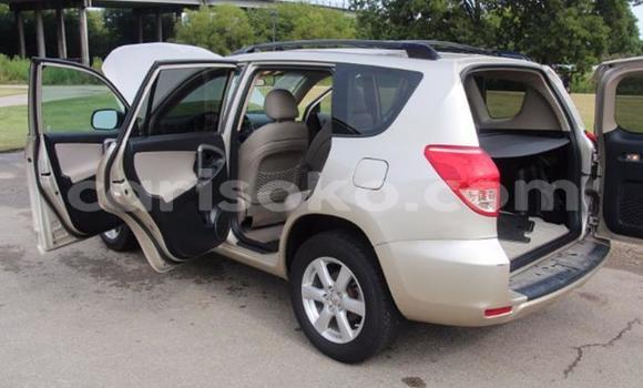 Acheter Occasion Voiture Toyota RAV4 Noir à Kigali, Rwanda Acheter Occasion Voiture Toyota RAV4 Noir à Kigali, Rwanda