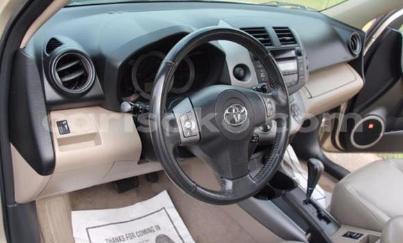 Acheter Occasion Voiture Toyota RAV4 Noir à Kigali, Rwanda Acheter Occasion Voiture Toyota RAV4 Noir à Kigali, Rwanda