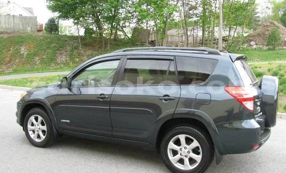 Acheter Occasion Voiture Toyota RAV4 Noir à Kigali, Rwanda Acheter Occasion Voiture Toyota RAV4 Noir à Kigali, Rwanda