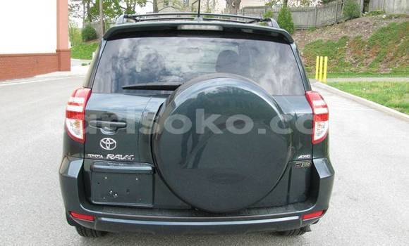 Acheter Occasion Voiture Toyota RAV4 Noir à Kigali, Rwanda Acheter Occasion Voiture Toyota RAV4 Noir à Kigali, Rwanda