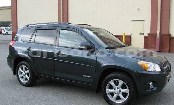 Acheter Occasion Voiture Toyota RAV4 Noir à Kigali, Rwanda Acheter Occasion Voiture Toyota RAV4 Noir à Kigali, Rwanda