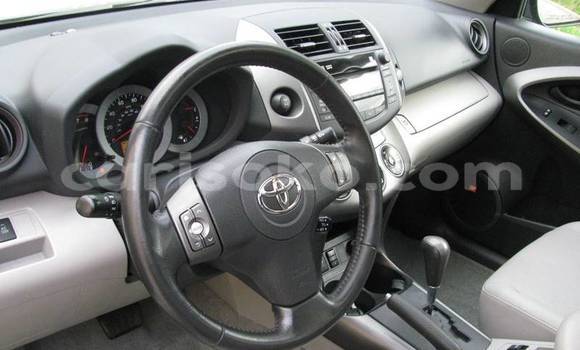 Acheter Occasion Voiture Toyota RAV4 Noir à Kigali, Rwanda Acheter Occasion Voiture Toyota RAV4 Noir à Kigali, Rwanda
