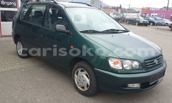 Sayi Na hannu Toyota Picnic Vert Mota in Byumba a Byumba Sayi Na hannu Toyota Picnic Vert Mota in Byumba a Byumba