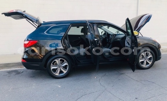 Buy Used Hyundai Santa Fe Black Car in Gikongoro in Gikongoro Buy Used Hyundai Santa Fe Black Car in Gikongoro in Gikongoro