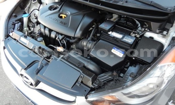 Sayi Na hannu Hyundai Elantra Gris Mota in Nyanza a Rwanda Sayi Na hannu Hyundai Elantra Gris Mota in Nyanza a Rwanda