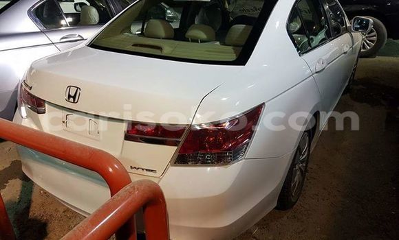 اشتري مستعمل Honda CR–V Blanc سيارة في Kigali في Rwanda