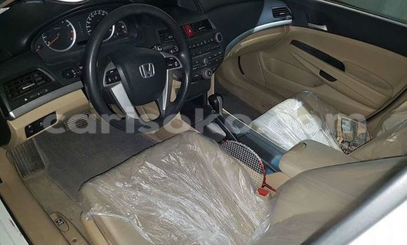 Acheter Occasion Voiture Honda CR–V Blanc à Kigali, Rwanda Acheter Occasion Voiture Honda CR–V Blanc à Kigali, Rwanda