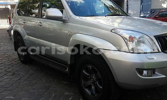 Acheter Occasion Voiture Toyota Land Cruiser Prado Gris à Kigali au Rwanda Acheter Occasion Voiture Toyota Land Cruiser Prado Gris à Kigali au Rwanda