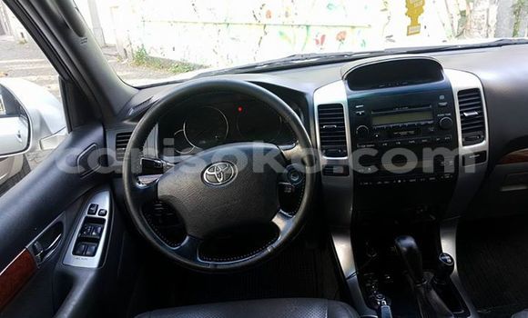 Acheter Occasion Voiture Toyota Land Cruiser Prado Gris à Kigali, Rwanda Acheter Occasion Voiture Toyota Land Cruiser Prado Gris à Kigali, Rwanda